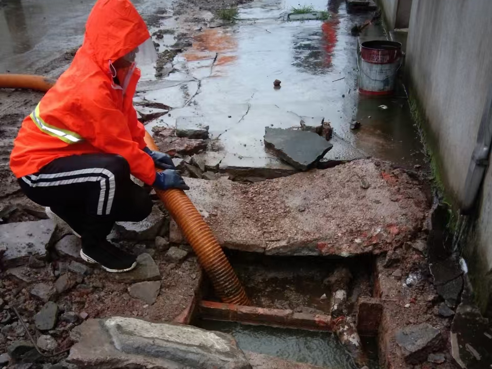 佛坪专业清理污水池 炜誉市政以规范流程守护城市 “肠道”