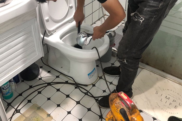 佛坪马桶堵塞自己疏通还是找师傅？专业上门服务让你省时更省心