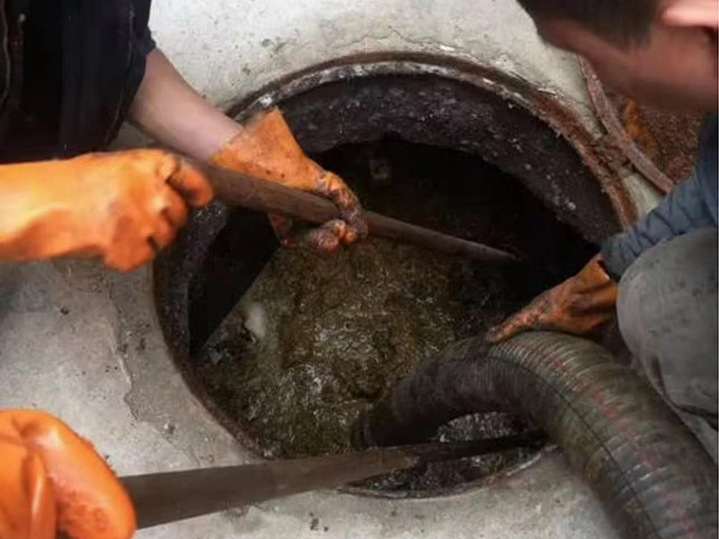 佛坪清理化粪池时如何避免沼气的危害？